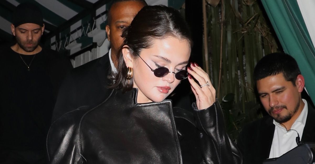 The Non-Dated Pant Trend To Wear With Classic Pumps in 2026