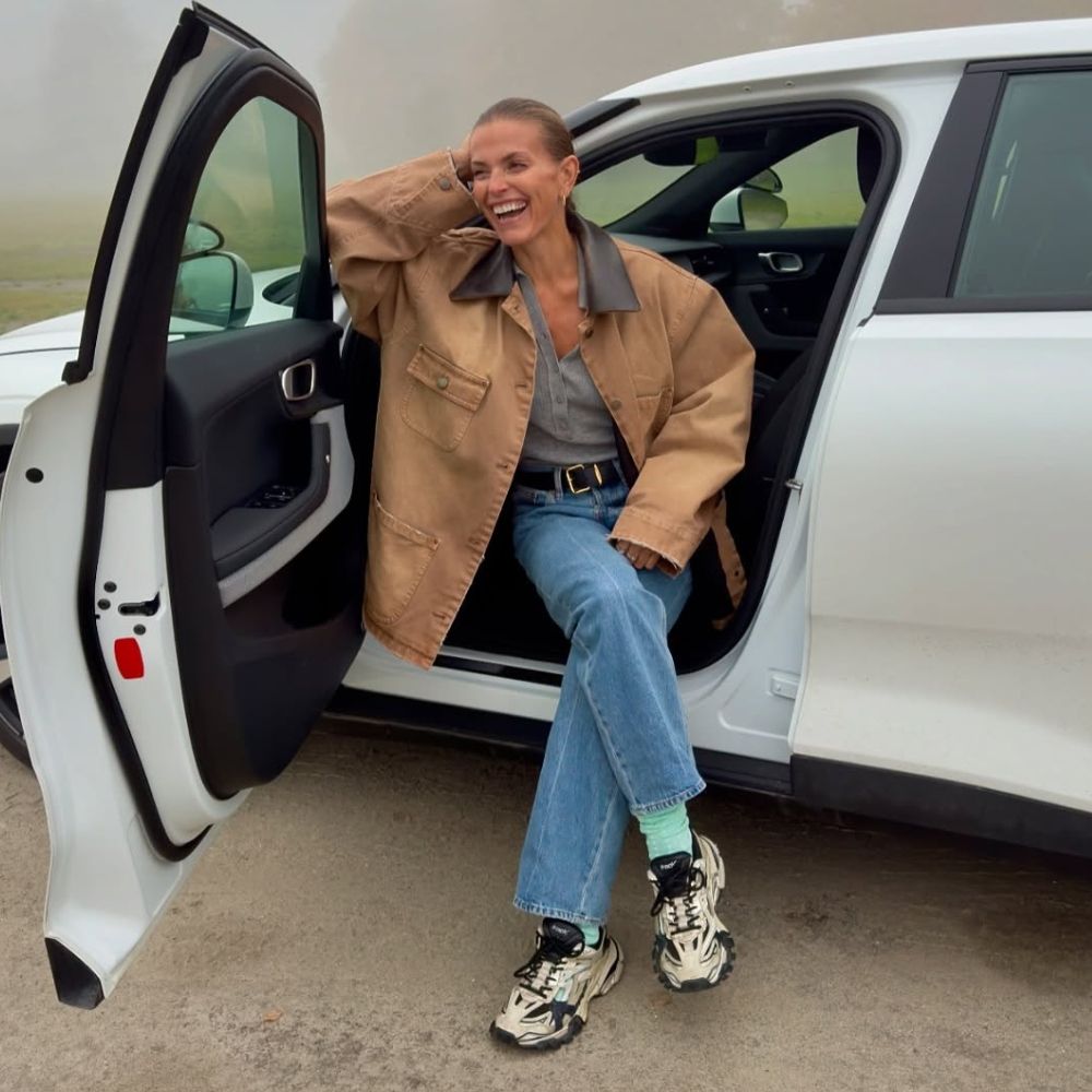 7 Easy, Cool-Girl Outfits With Jeans that Scandi Women are Currently Wearing On Repeat