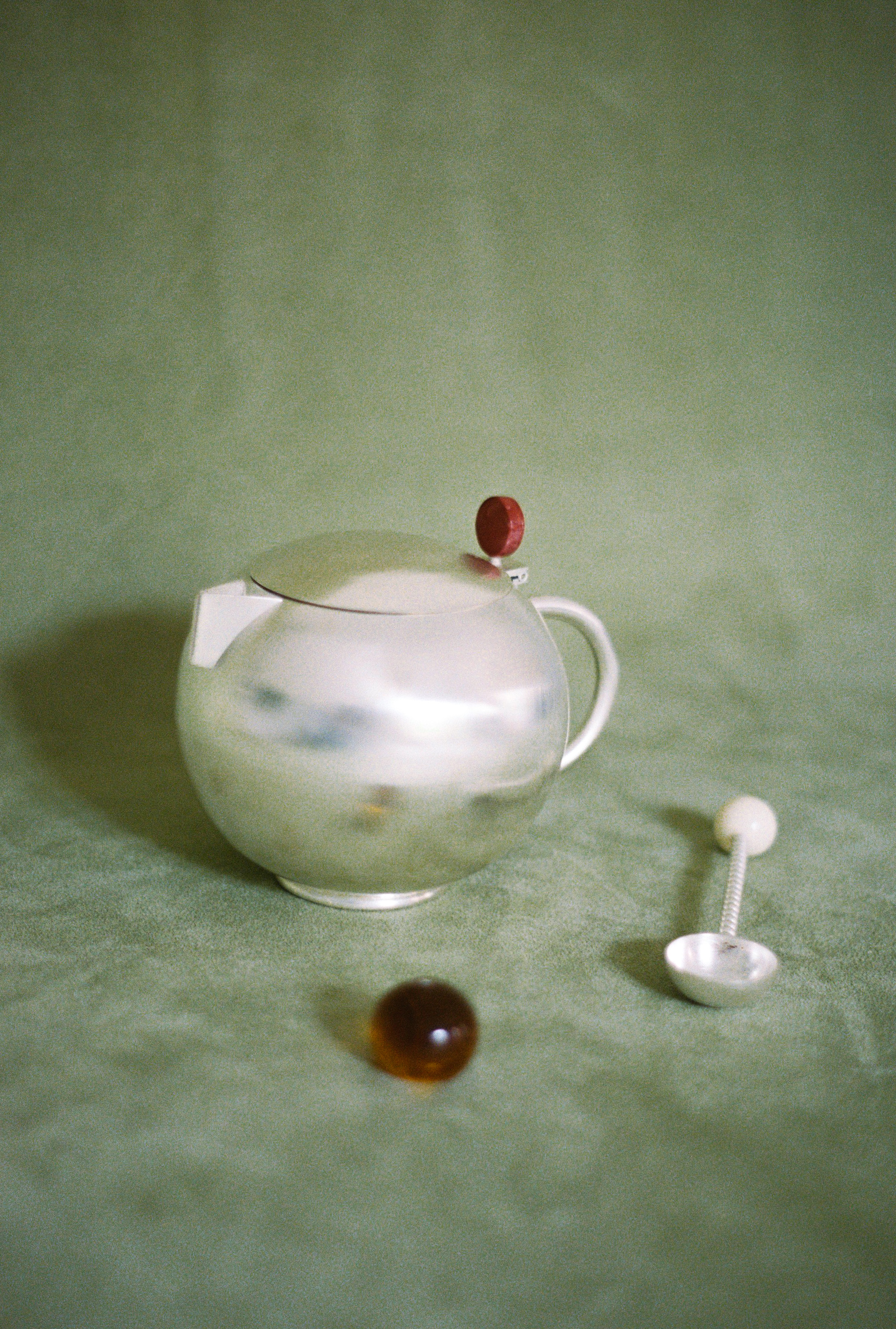 TEIERA GRAY TEAPOT by Natalia Criado