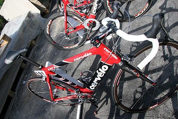 Ivan Basso's Cerv&eacute;lo Soloist Carbon.