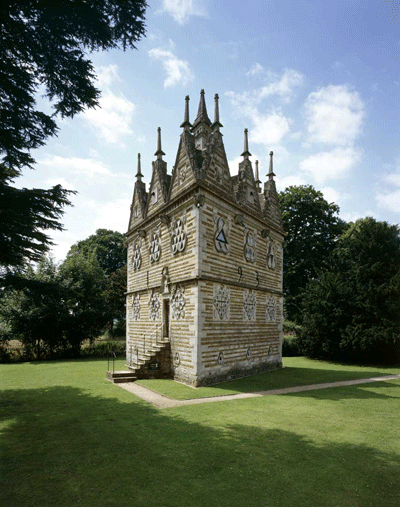 rushton-triangular-lodge-good.gif