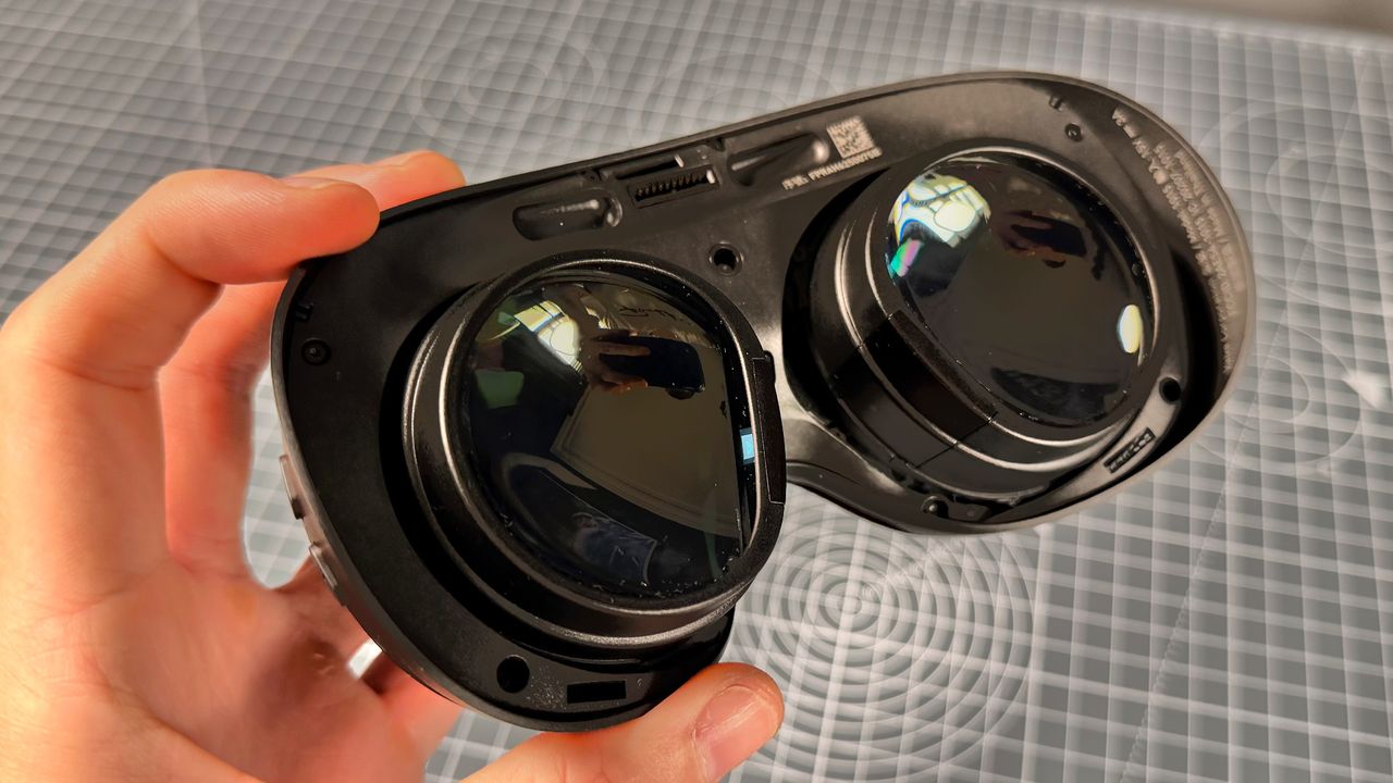 The Steam Frame with the core module, containing the processor, cooling, cameras and more, removed from the strap.