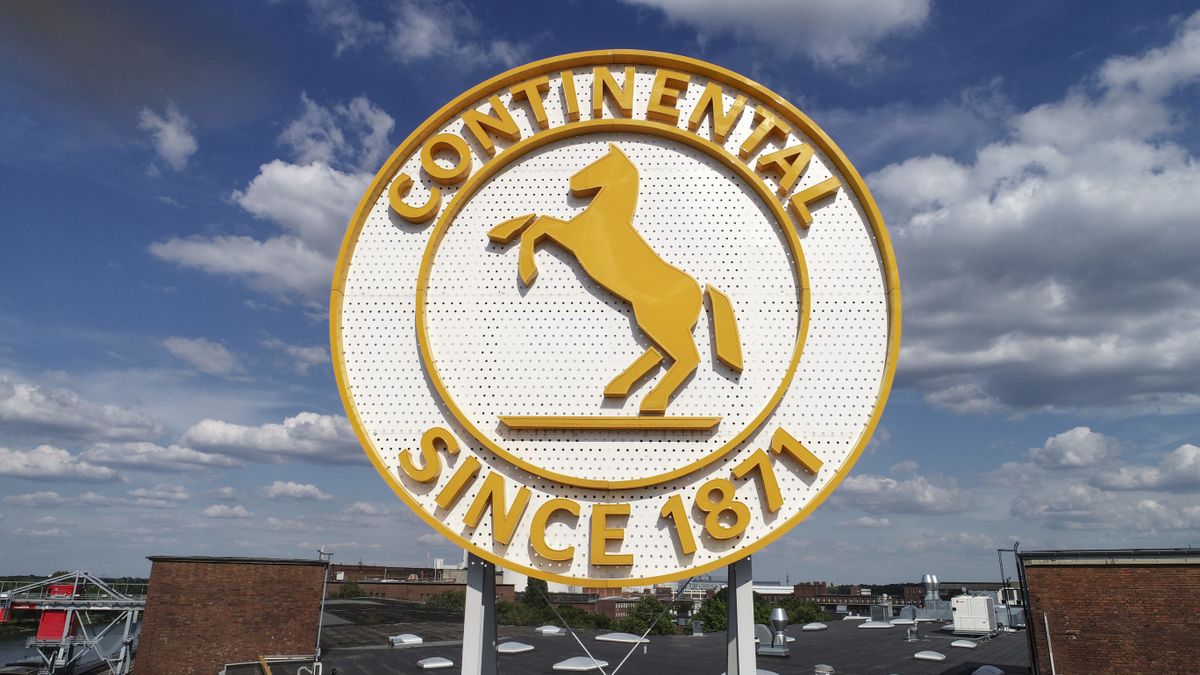 The Continental logo on a building&amp;#039;s roof