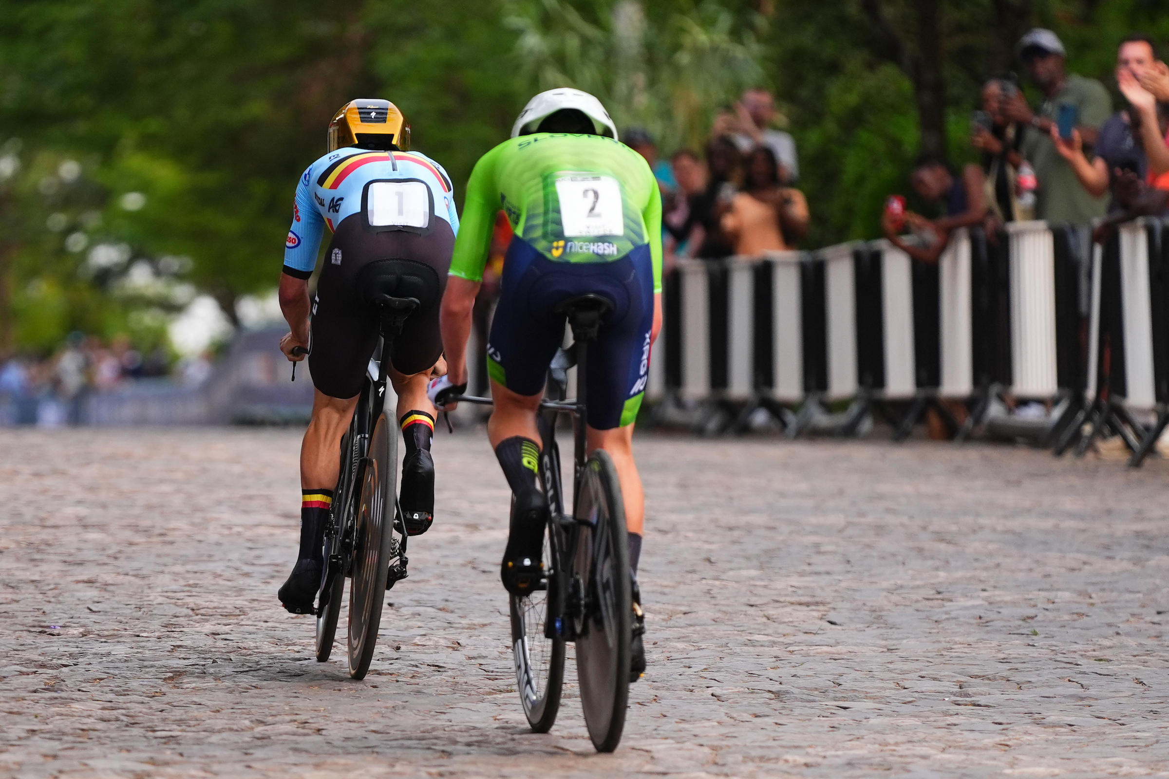 Remco Evenepoel passes Tadej Pogacar World Championship time trial Kigali Rwanda 2025