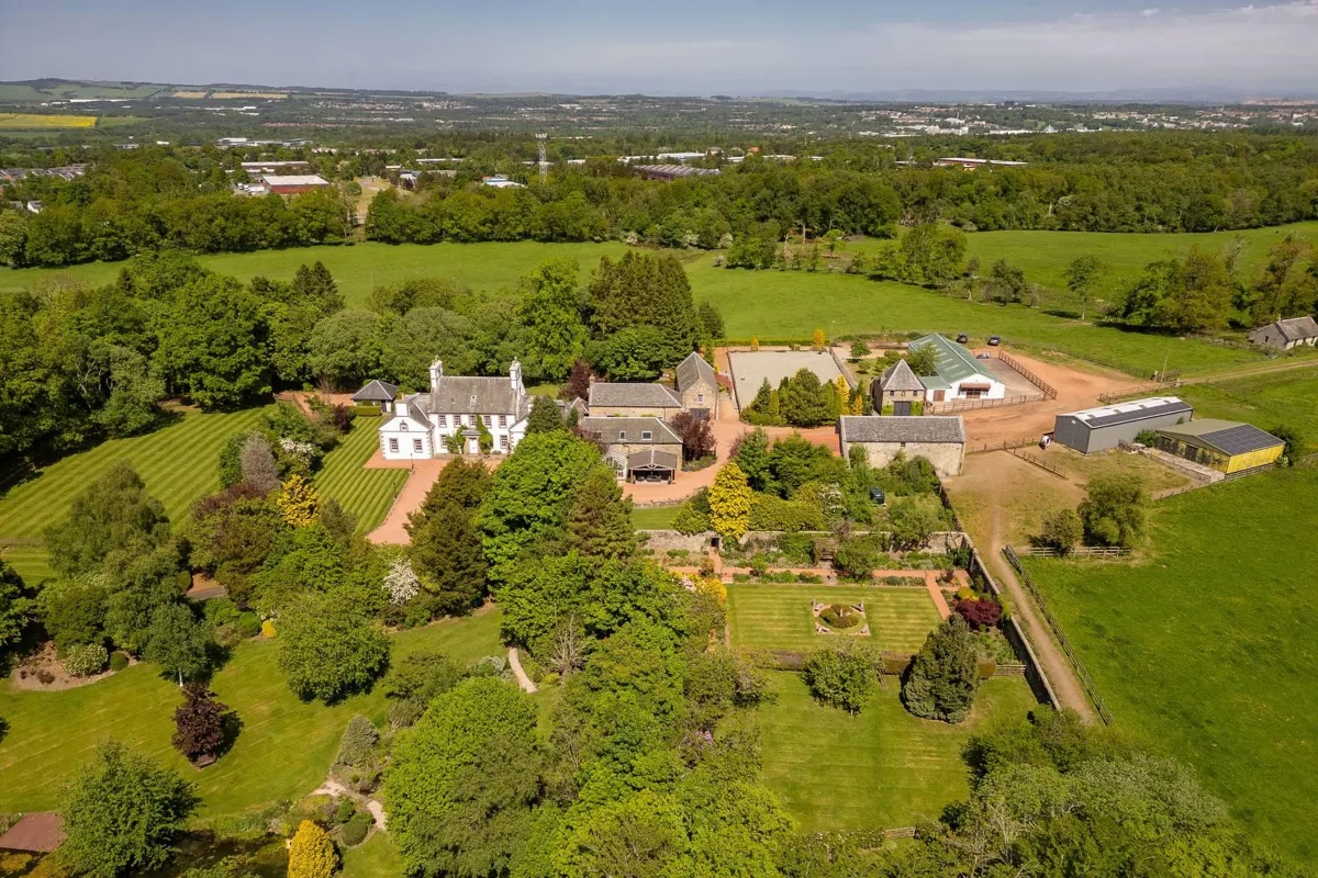 Details of the delightfully appointed Westfield House