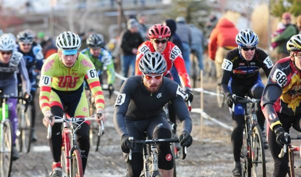 Men's start mid-pack