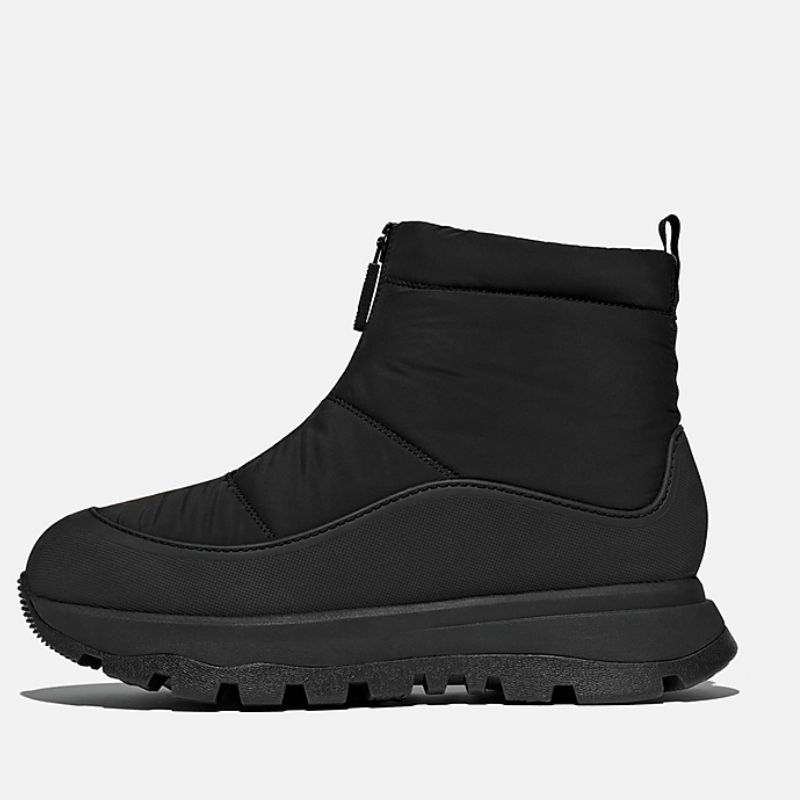 Black short water resistant boots