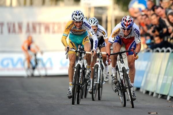 The sprint opens up and Stybar is on the front.