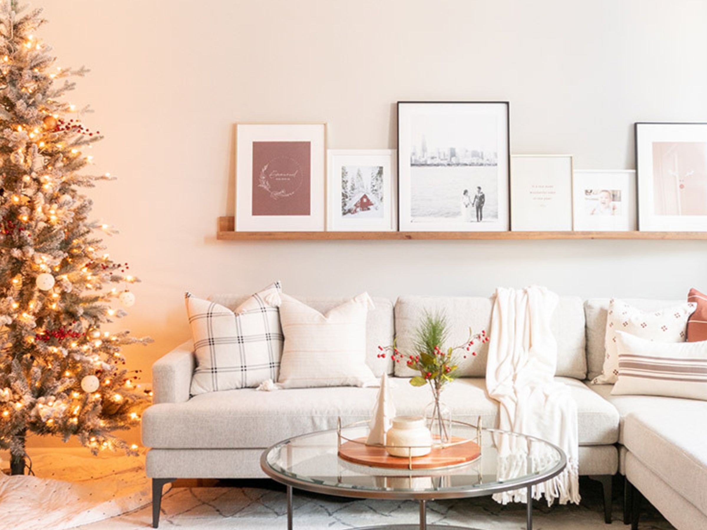 Minimal holiday home with clean open space.