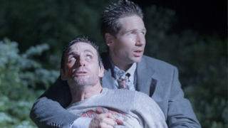 Duane Barry and Mulder in the &quot;Ascension&quot; episode of The X-Files