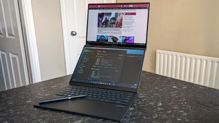 ASUS Zenbook Duo (2024) UX8406