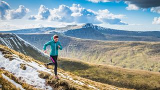 female trail runner