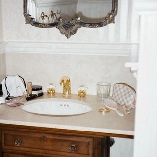 Bathroom vanity