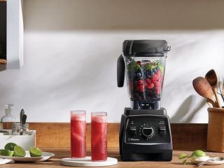 Vitamix Professional Blender 750 Hero