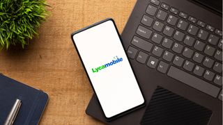 Lycamobile phone logo