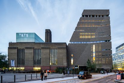 Herzog &amp; de Meuron. Tate Modern, London, 1995-2000, 2005-16.