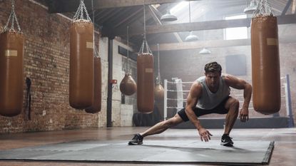 Chris hemsoworth doing bodyweight exercise