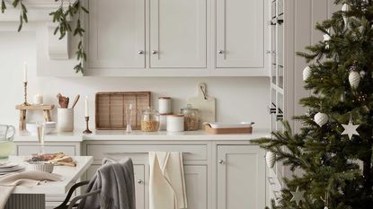 neutral kitchen with christmas decorations