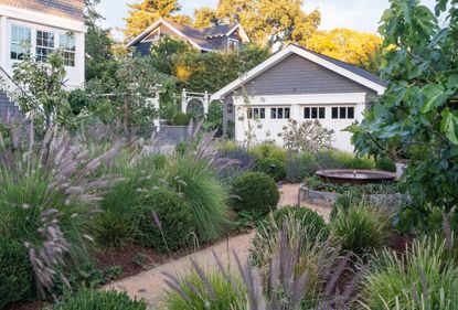 a new england style garden