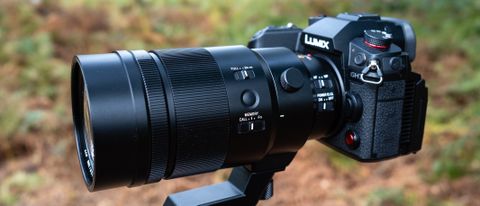 Panasonic Leica DG Elmarit 200mm f/2.8 POWER O.I.S telephoto lens.