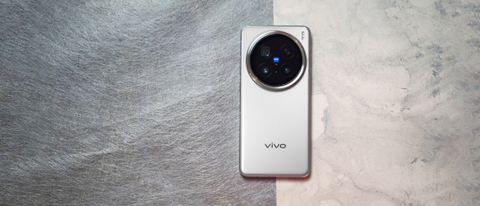 Vivo X200 Pro back angle