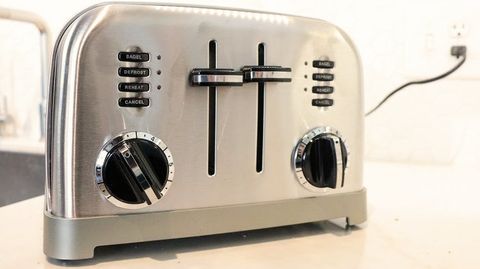 Cuisinart Classic CPT-180 Toaster being tested in writer&#039;s home