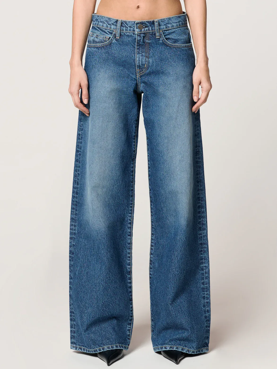 CLYQUE, Victoria Jean