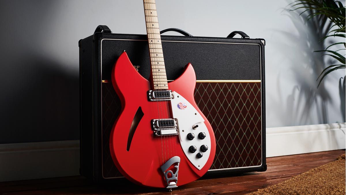 モノグラム　Rickenbacker 330 タイプ Model 330 and Its Full, Rich Sound Quality - Rickenbacker