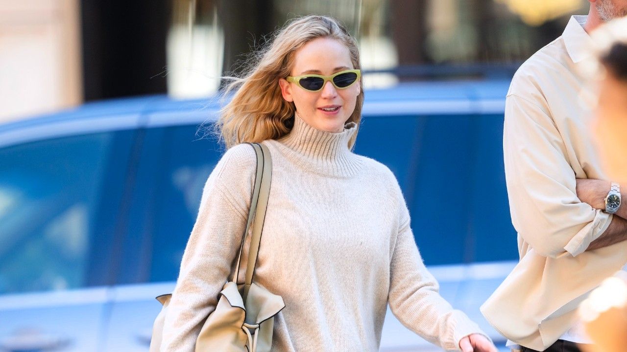 Jennifer Lawrence Has a New Favorite Styling Trick