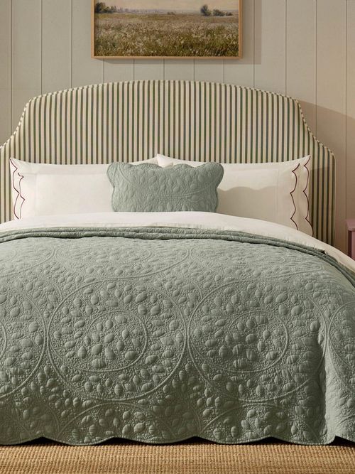 Lucerne Scallop Matelasse Bedspread