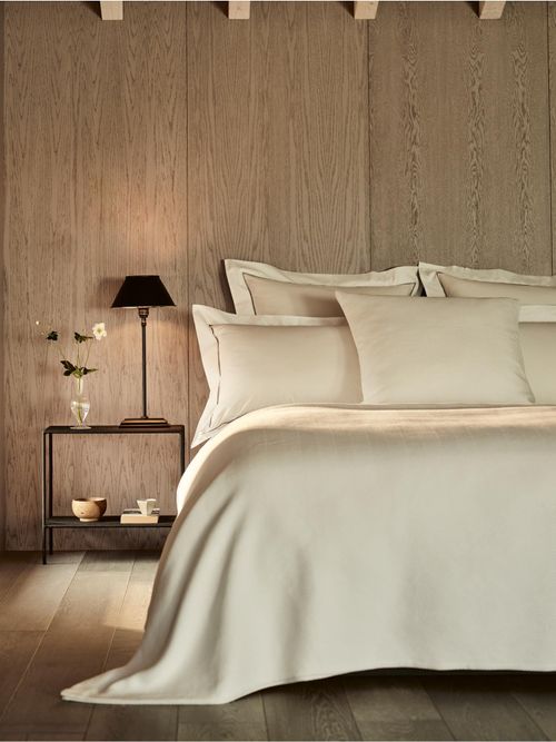Mason Bedspread and Cushion Cover