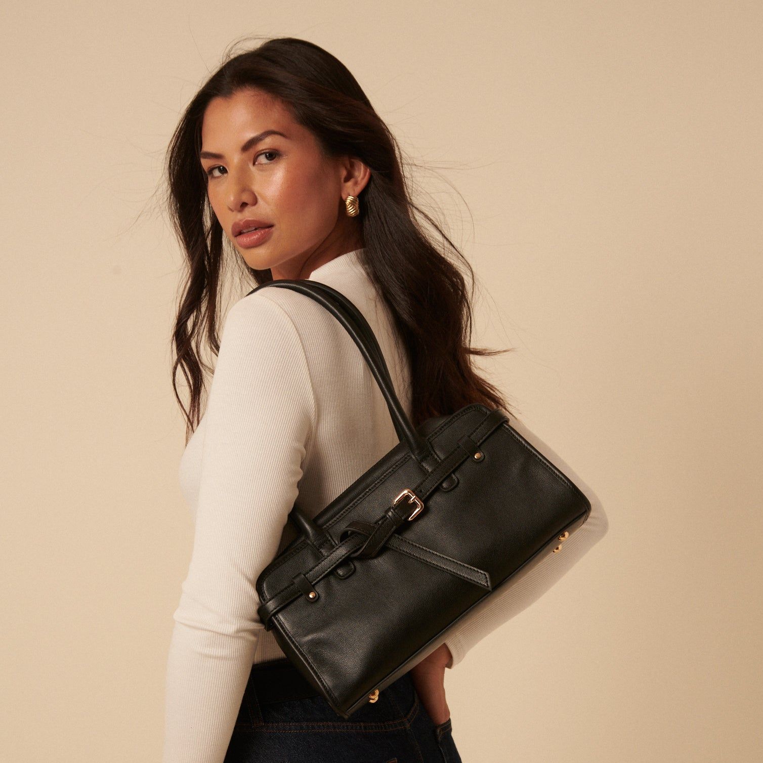 Black Leather Baguette Shoulder Bag