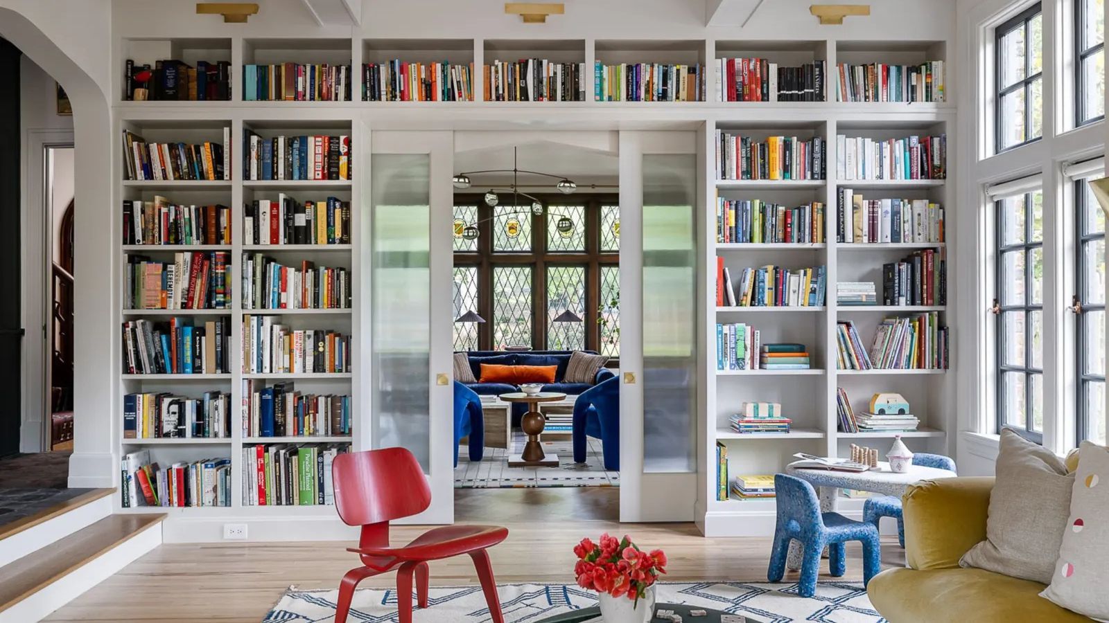 Do You Cover Book Titles on Bookcase in Living Room: Stylish Tips