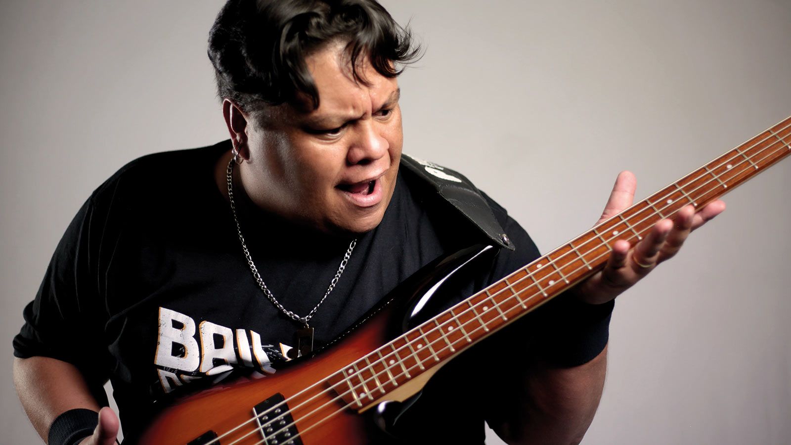 Junior Gruvador - o baixista dançarino do Brasil