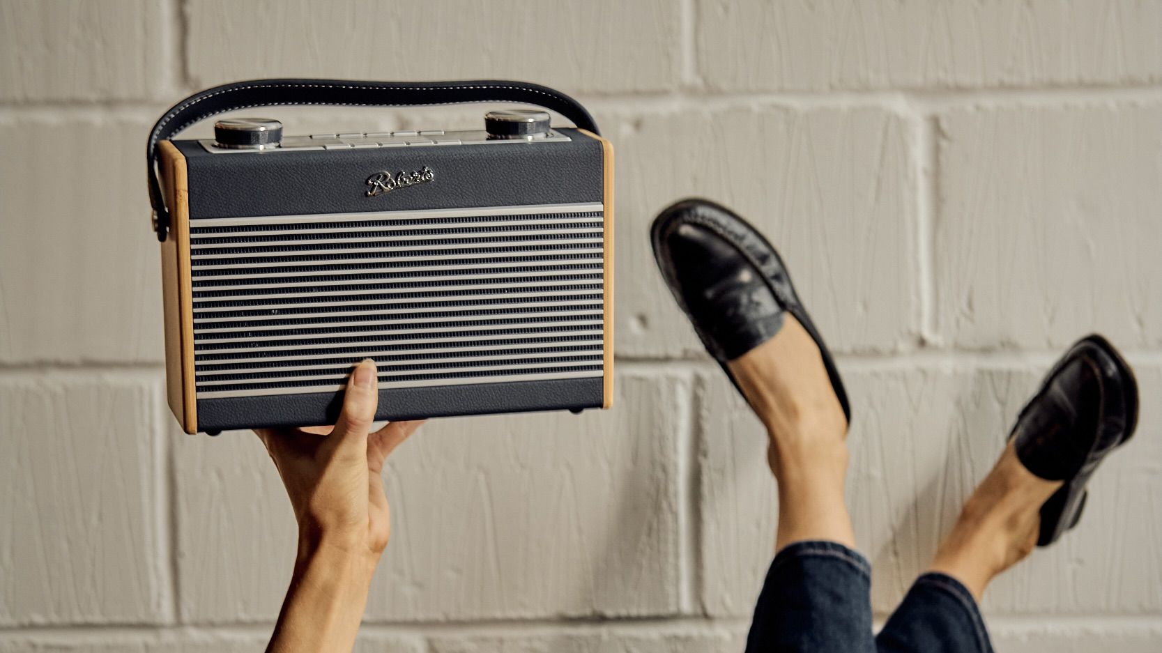 【ジャンク】 ROBERTS New Revival ラジオ ロバーツ Amazon.co.jp: ロバーツ ラジオ Roberts Radio R300 レザークロス