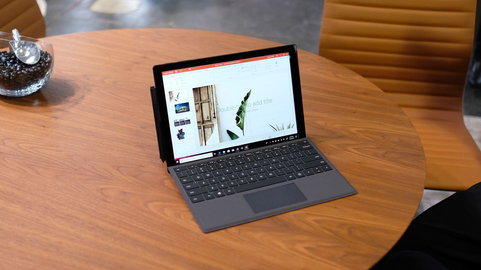 極美品 Microsoft Surface Pro6 タブレット マルチタッチ Microsoft 