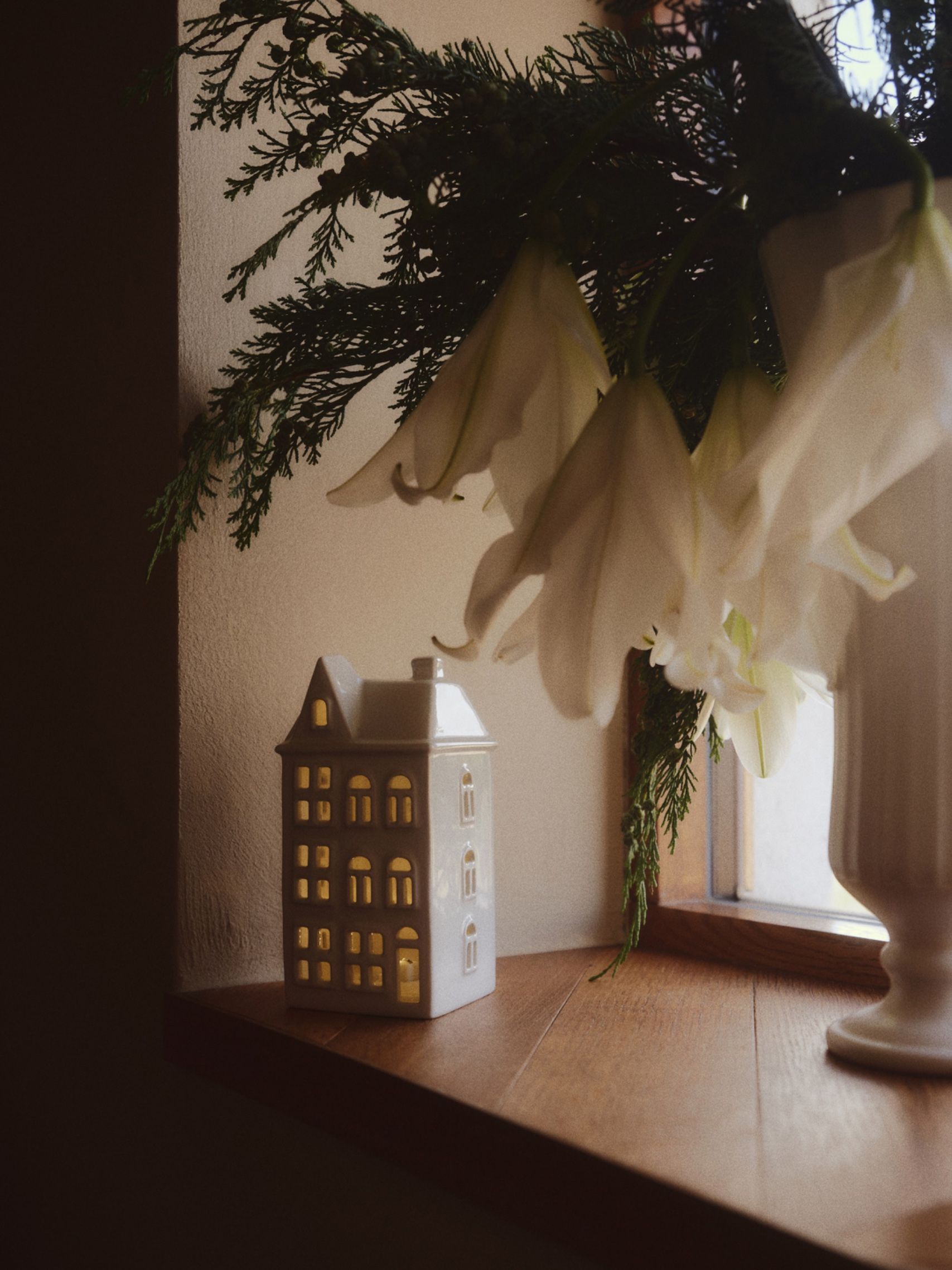 Light-Up Stoneware Decoration