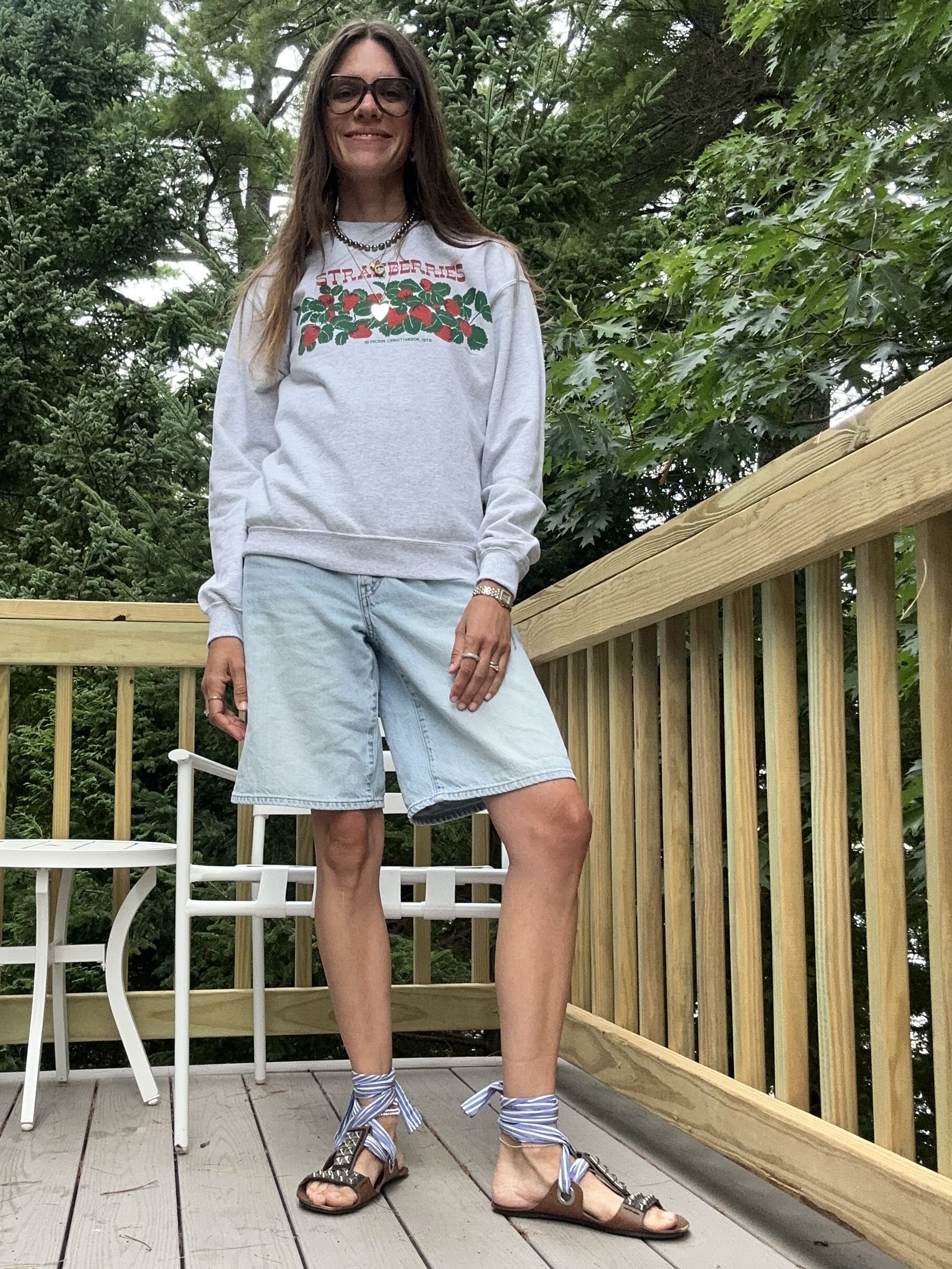 Julia Gall wears dad vibes with fashion sandals