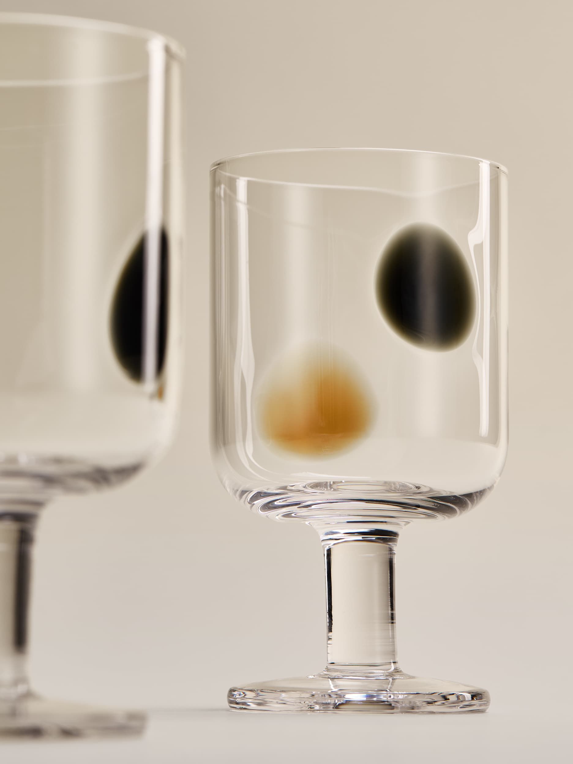 Set of 2 Dot Wine Glasses
