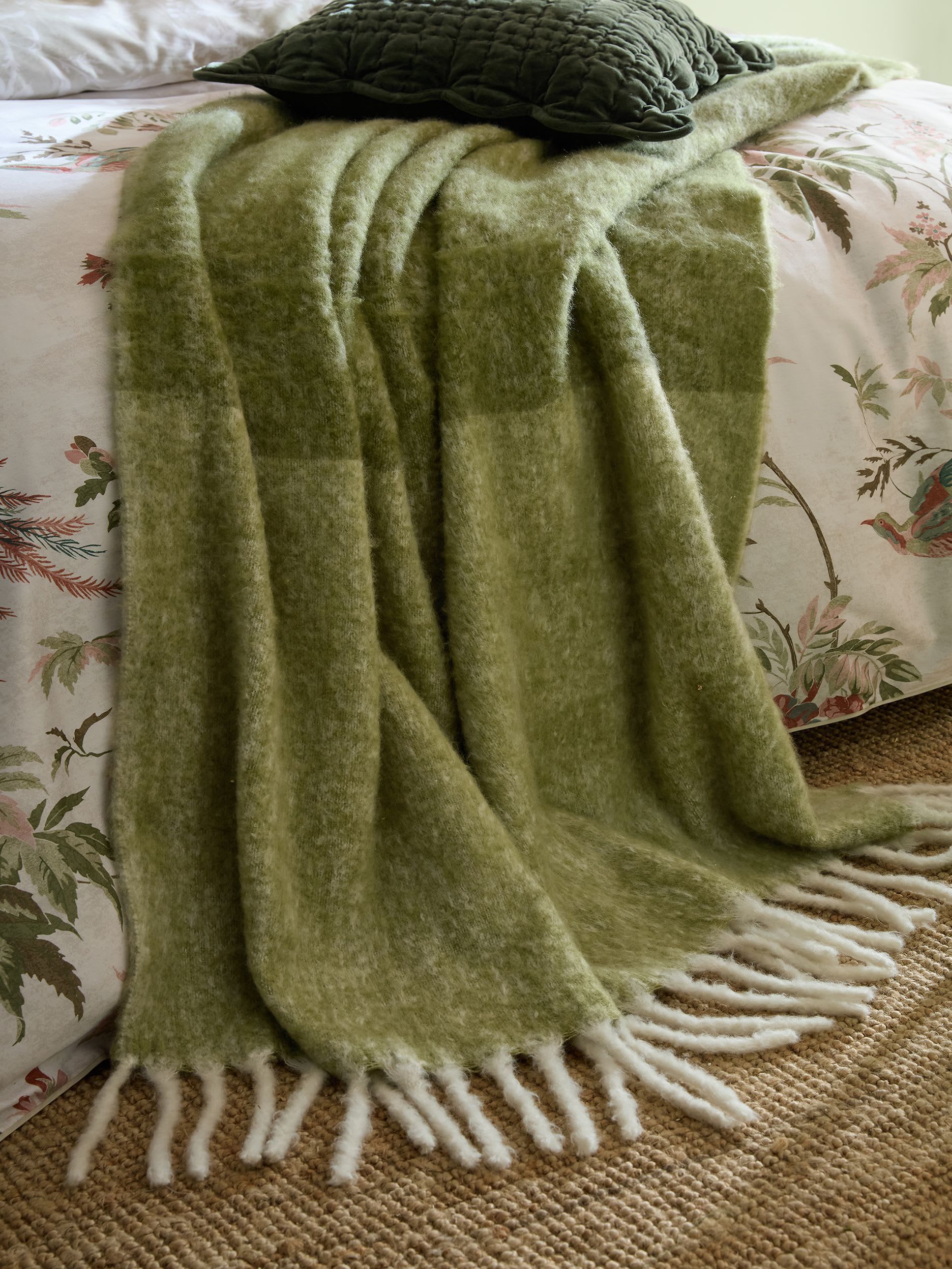 Bronwen Tassled Throw With Wool