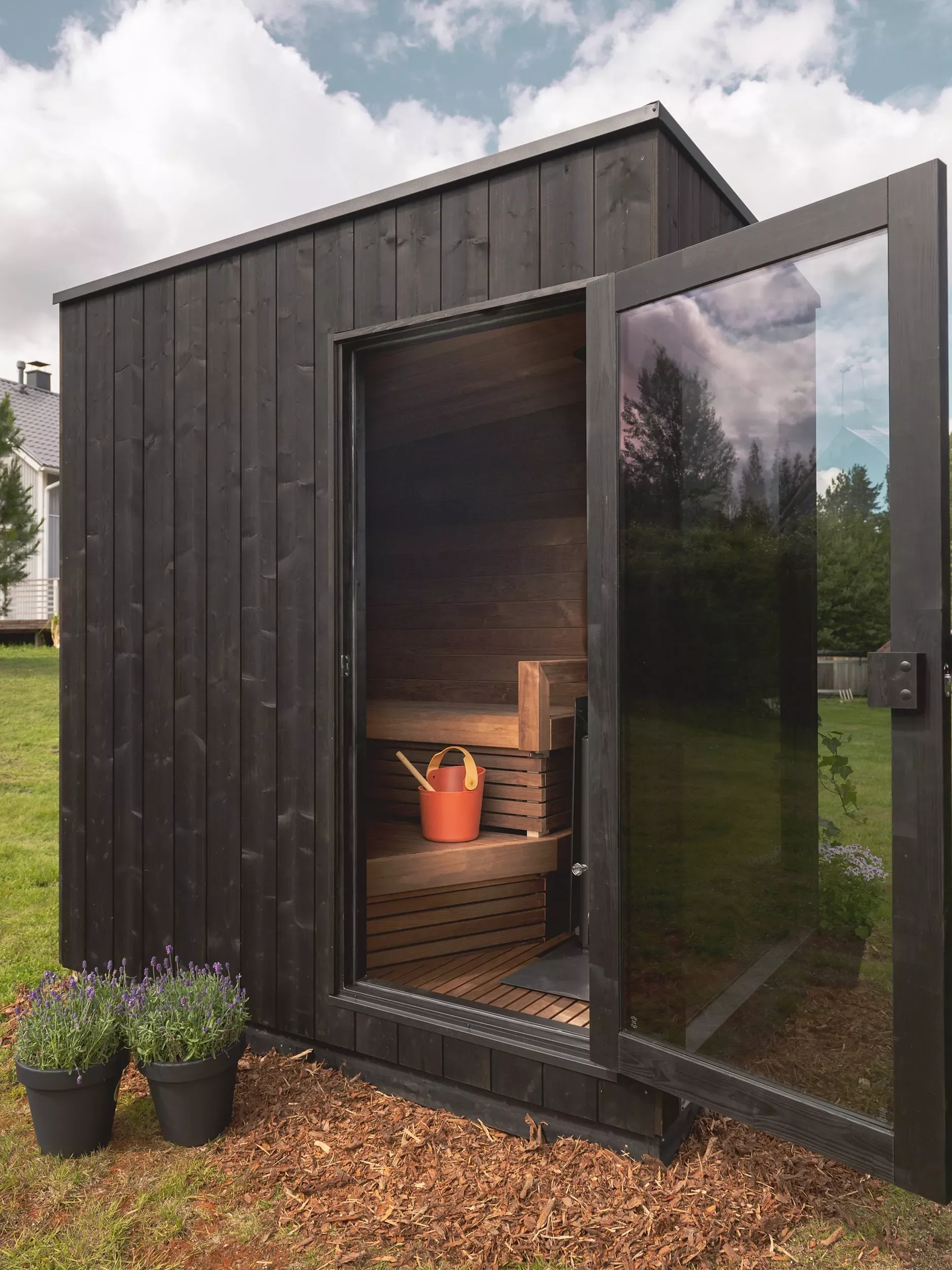 Kirami Finvision Wood-Fired Misty Sauna, Small, Black