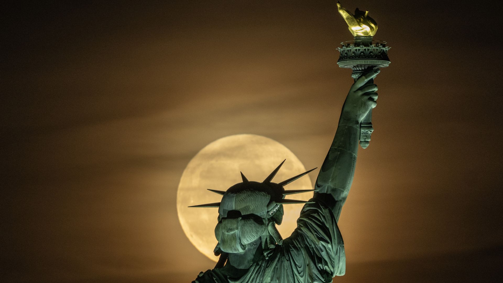moon‼️ 4DL9jGaFqZESUWXo6Dr6Ko.jpg