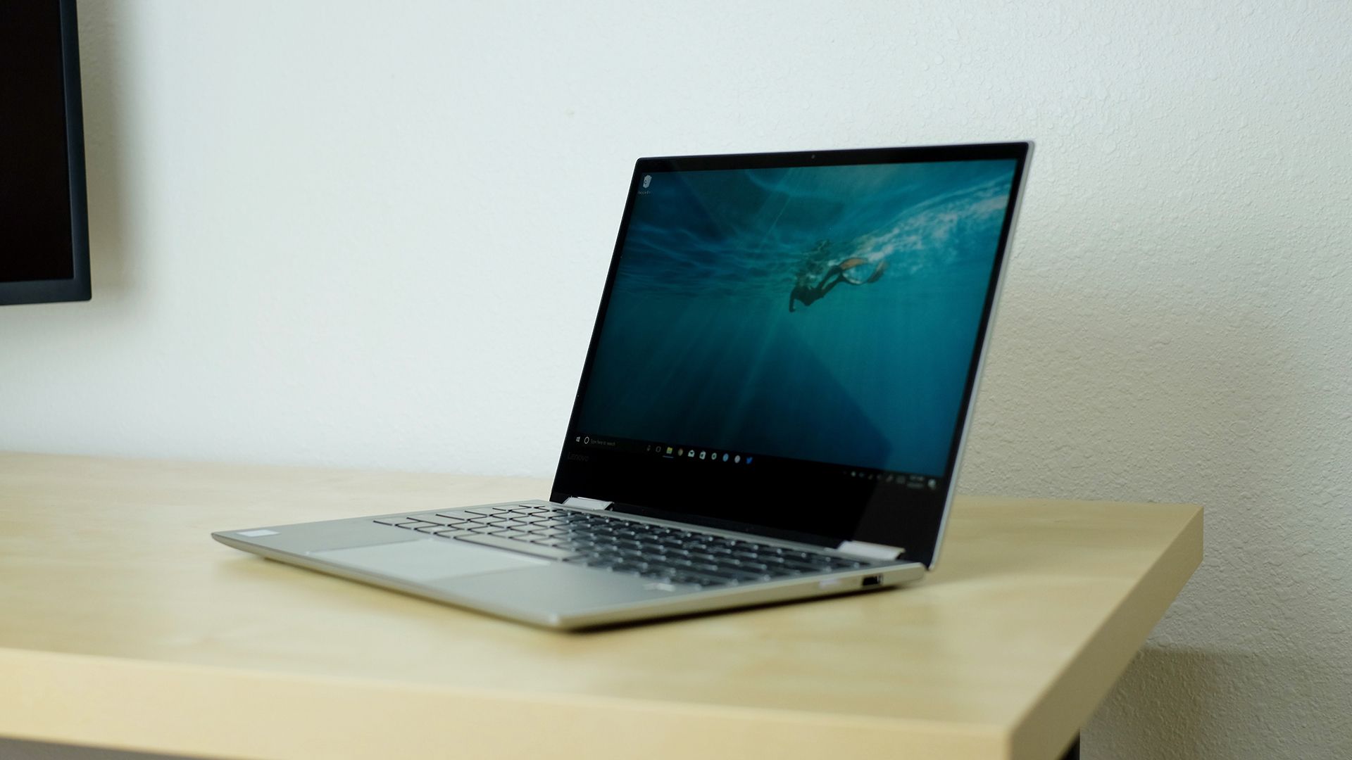 ノートPC Lenovo - Lenovo YOGA 720 Amazon.com: Lenovo Yoga 720-13.3