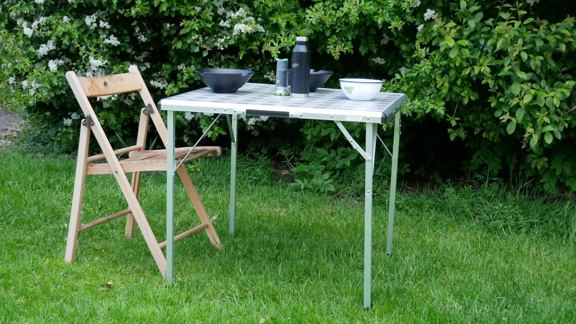 Amazon.com: Coleman 2000034610 Folding Living Table 120