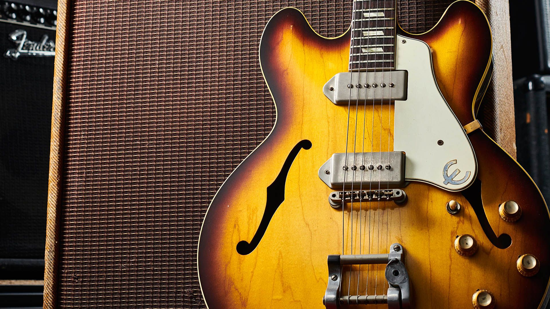 【10131】 EPIPHONE by Gibson casino サンバースト Why everyone loves the Epiphone Casino, from the Beatles to