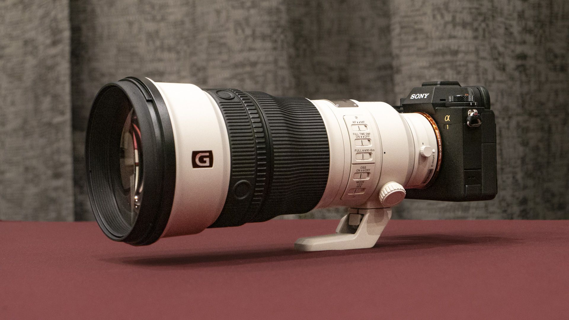 Sony unveils world's lightest f/2.8 telephoto lens for sports and