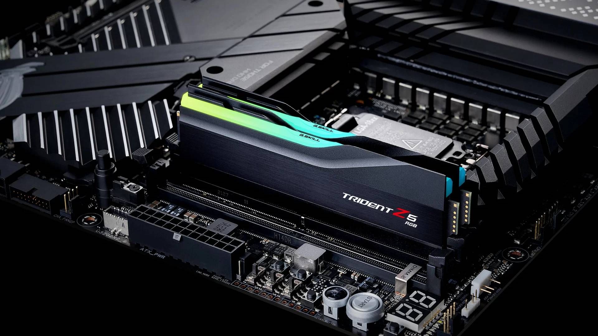 新品 未開封 LINKS memory ddr5 32Gデスクトップ用 CORSAIR コルセア CMK32GX5M2B5200Z40 [デスクトップ用 / DDR5