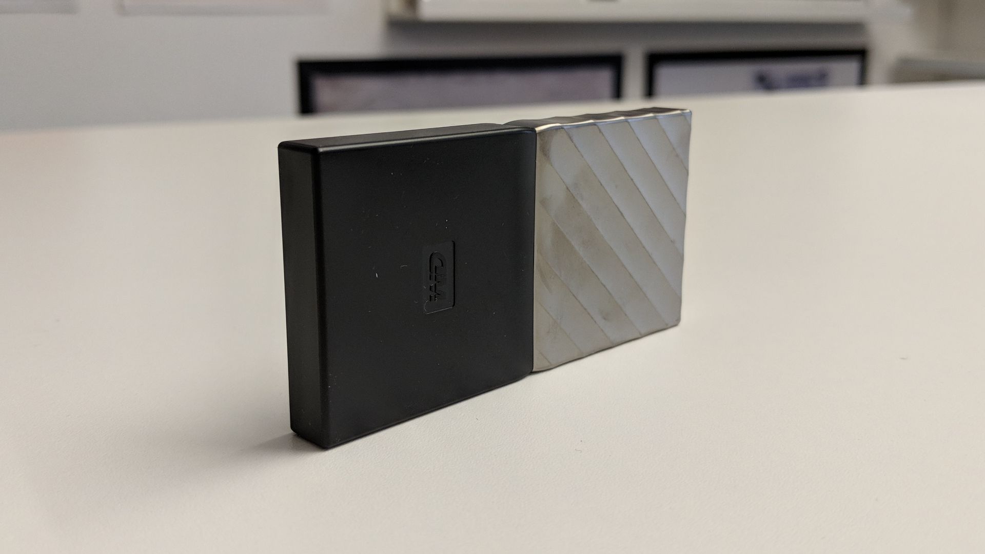 外付けハードディスク・ドライブ WD My Passport SSD 1TB Amazon | WD ポータブルSSD 1TB USB3.1 Gen2 My Passport SSD