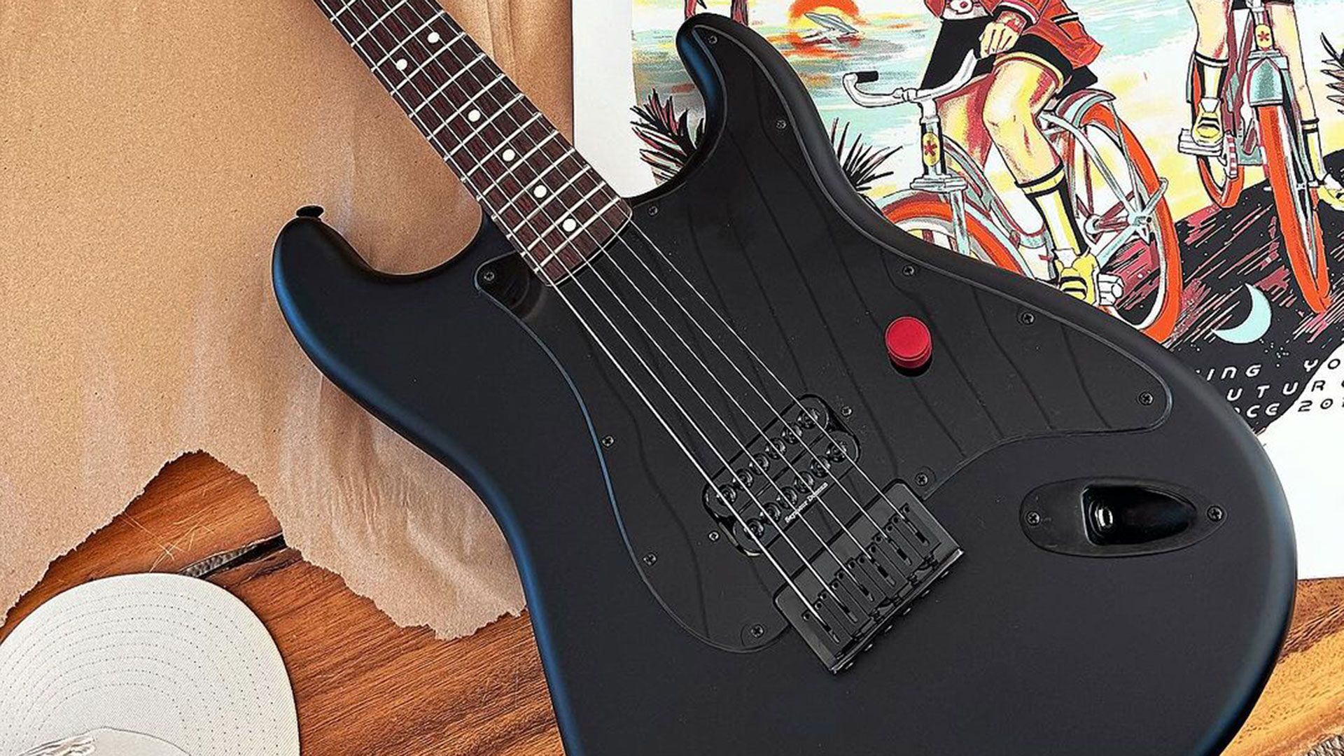 ギター Fender  Tom Delonge Stratocaster Amazon.com: Fender Tom DeLonge Stratocaster Electric Guitar