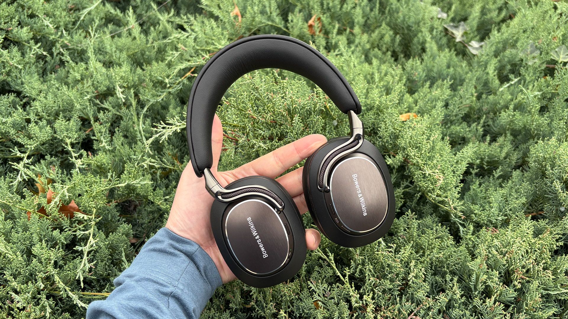 Bowers &amp;amp; Wilkins Px8 S2 wireless headphones